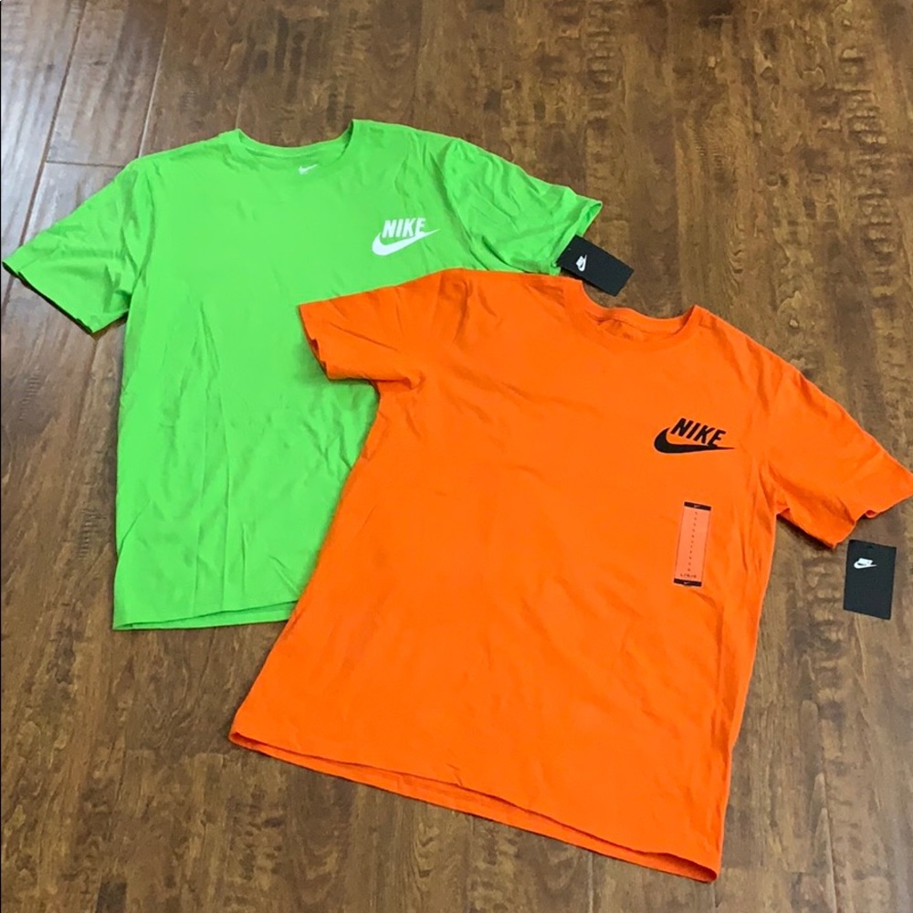 NIKE 2/Set Bundle Men’s Tee Shirts - Size L
